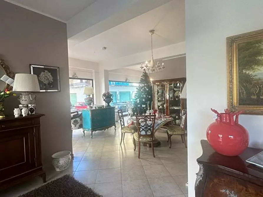 Immagine 5 di Negozio in vendita  a Melito Di Porto Salvo