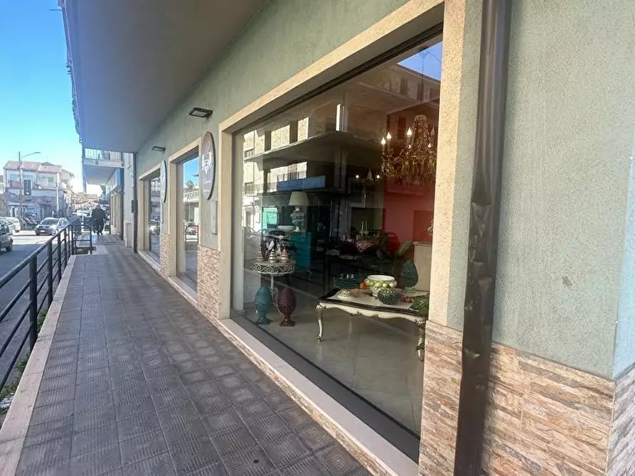 Immagine 2 di Negozio in vendita  a Melito Di Porto Salvo