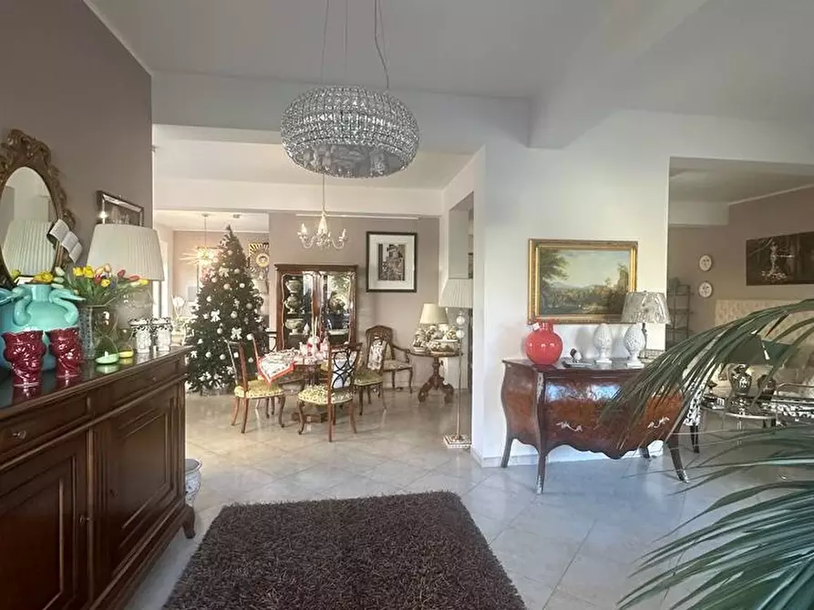 Immagine 3 di Negozio in vendita  a Melito Di Porto Salvo