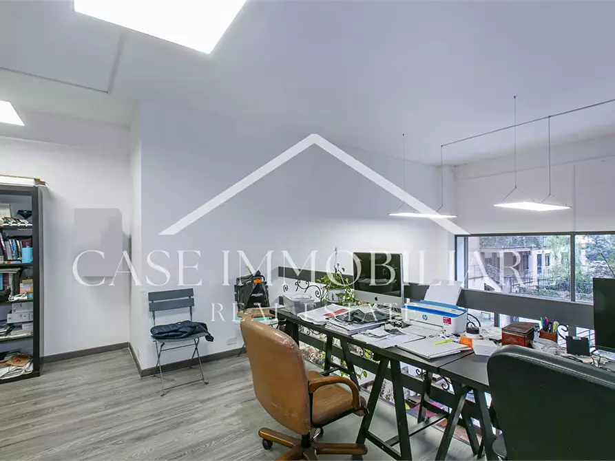 Immagine 3 di Negozio in vendita  a Roma