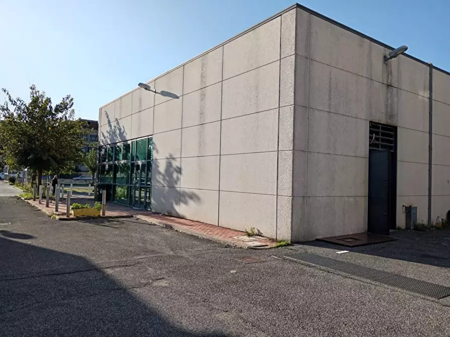 Immagine 7 di Negozio in vendita  a Roma