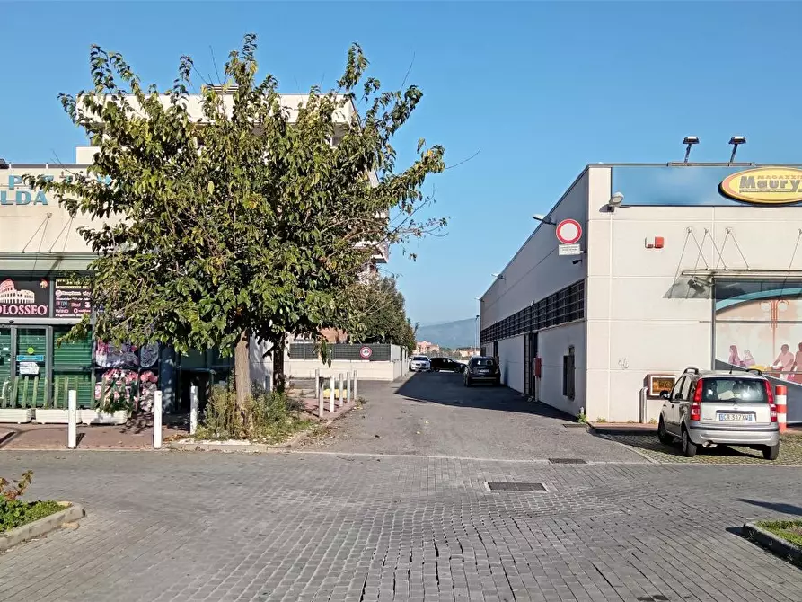 Immagine 3 di Negozio in vendita  a Roma