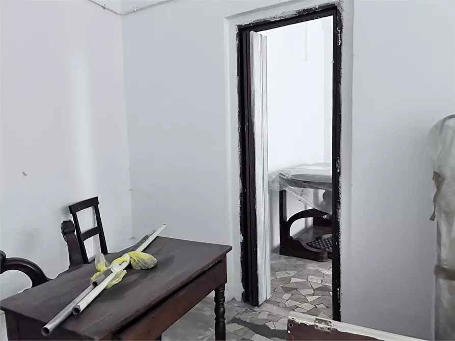 Immagine 2 di Negozio in vendita  a Roma