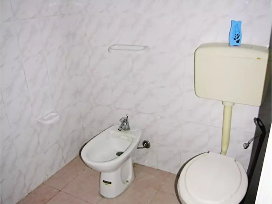 Immagine 6 di Negozio in vendita  a Pachino