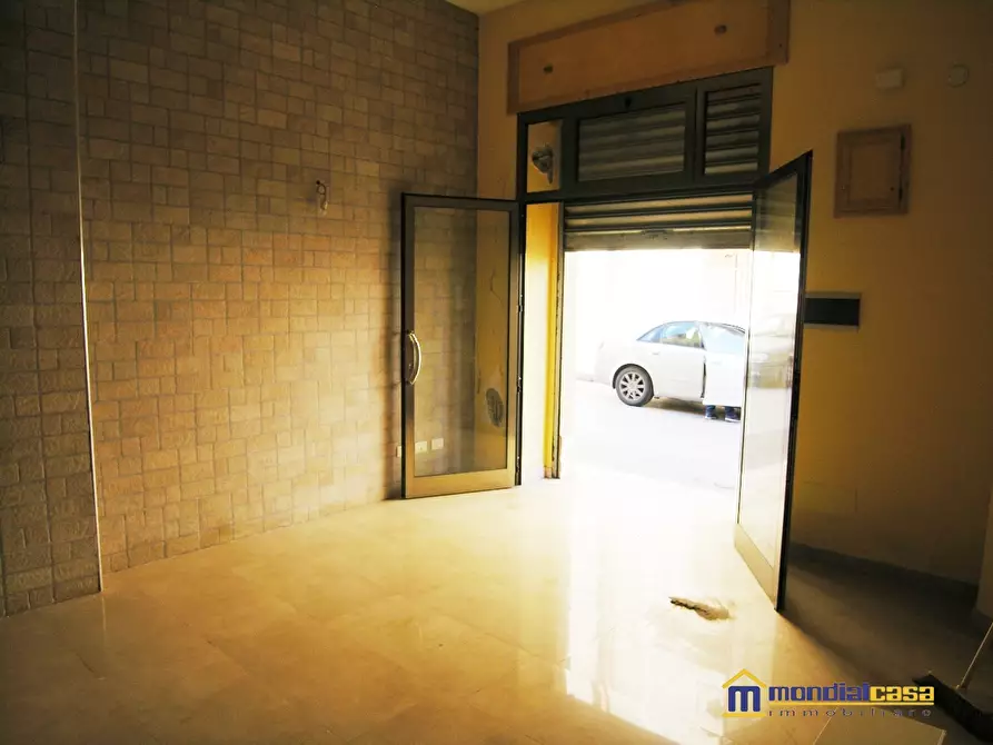 Immagine 4 di Negozio in vendita  a Pachino