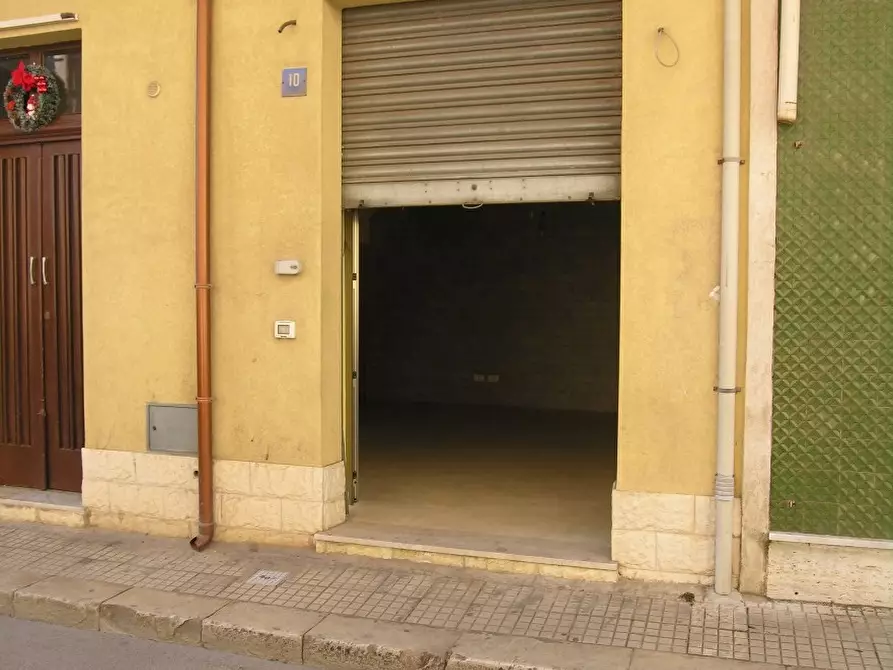 Immagine 5 di Negozio in vendita  a Pachino