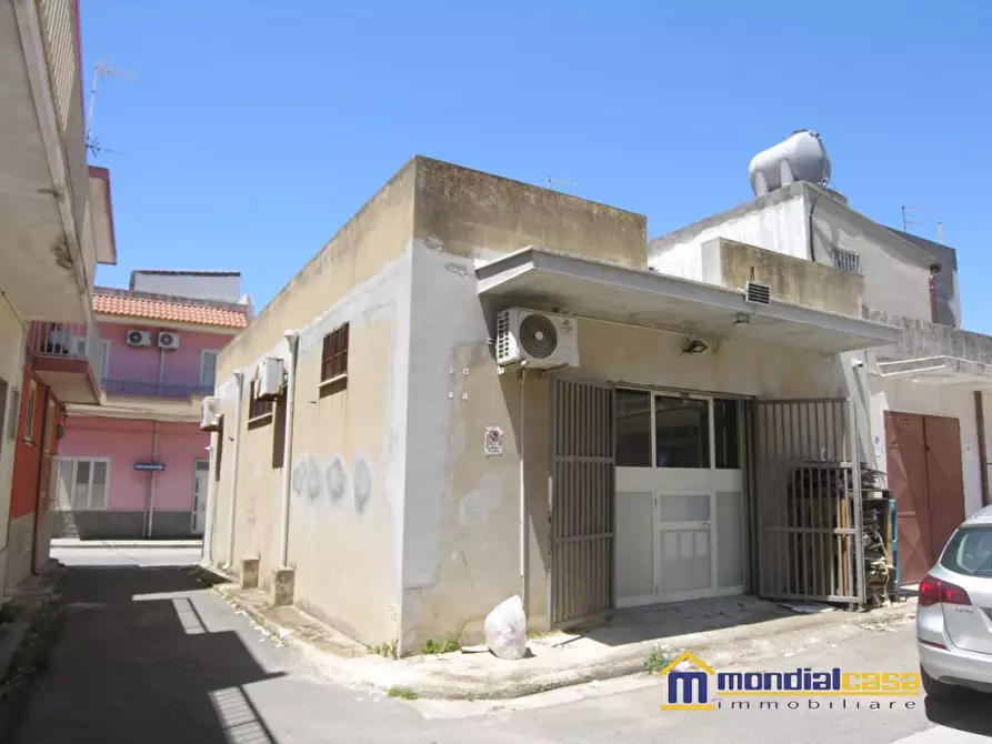 Immagine 4 di Negozio in vendita  a Pachino