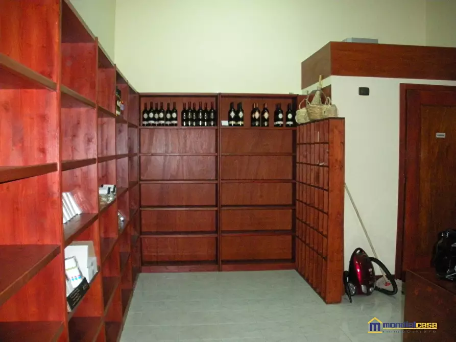 Immagine 2 di Negozio in vendita  a Pachino