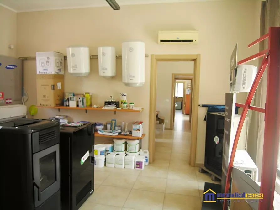 Immagine 6 di Negozio in vendita  a Pachino