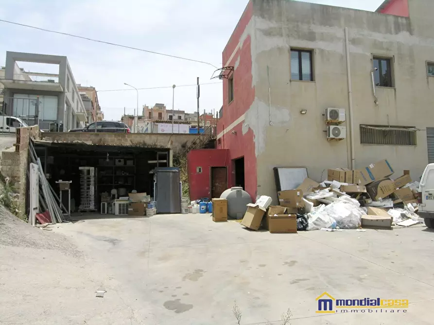 Immagine 9 di Negozio in vendita  a Pachino