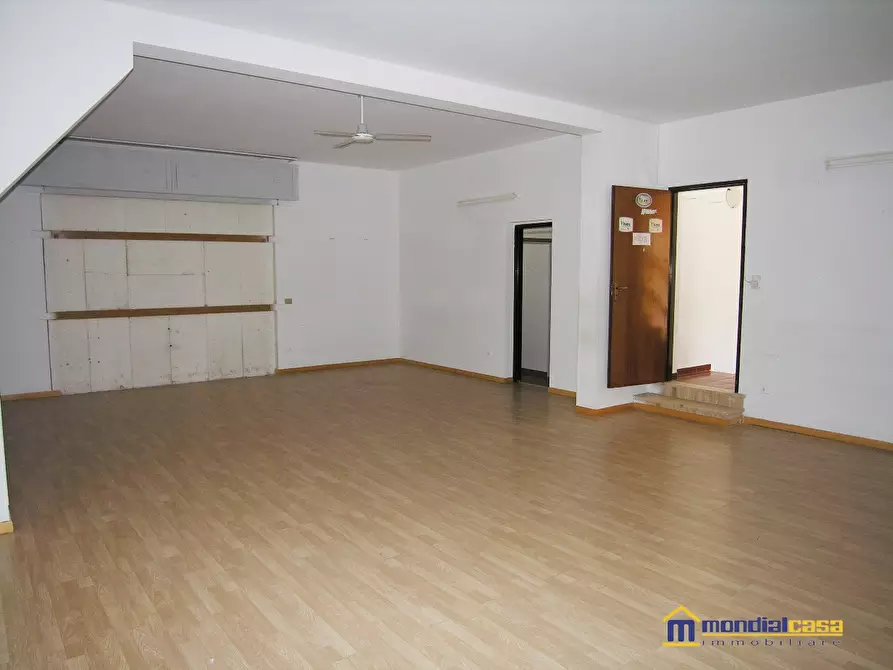 Immagine 3 di Negozio in vendita  a Pachino