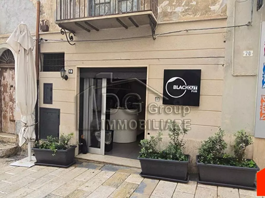 Immagine 1 di Negozio in vendita  a Alcamo