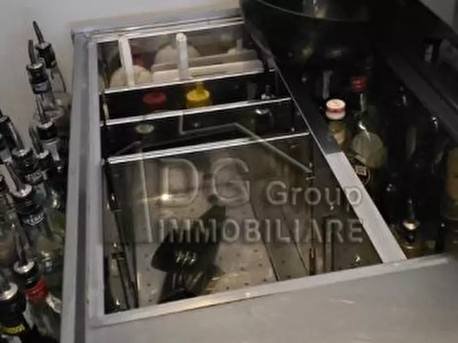 Immagine 8 di Negozio in vendita  a Alcamo