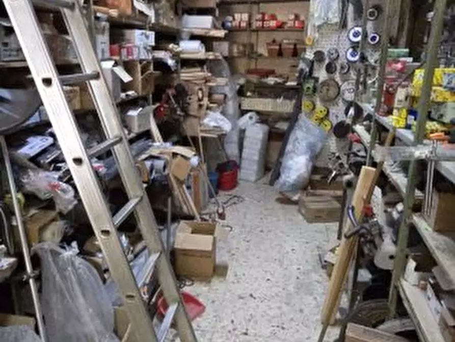 Immagine 8 di Negozio in vendita  a Calatafimi