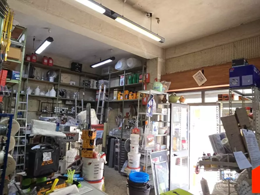 Immagine 2 di Negozio in vendita  a Calatafimi