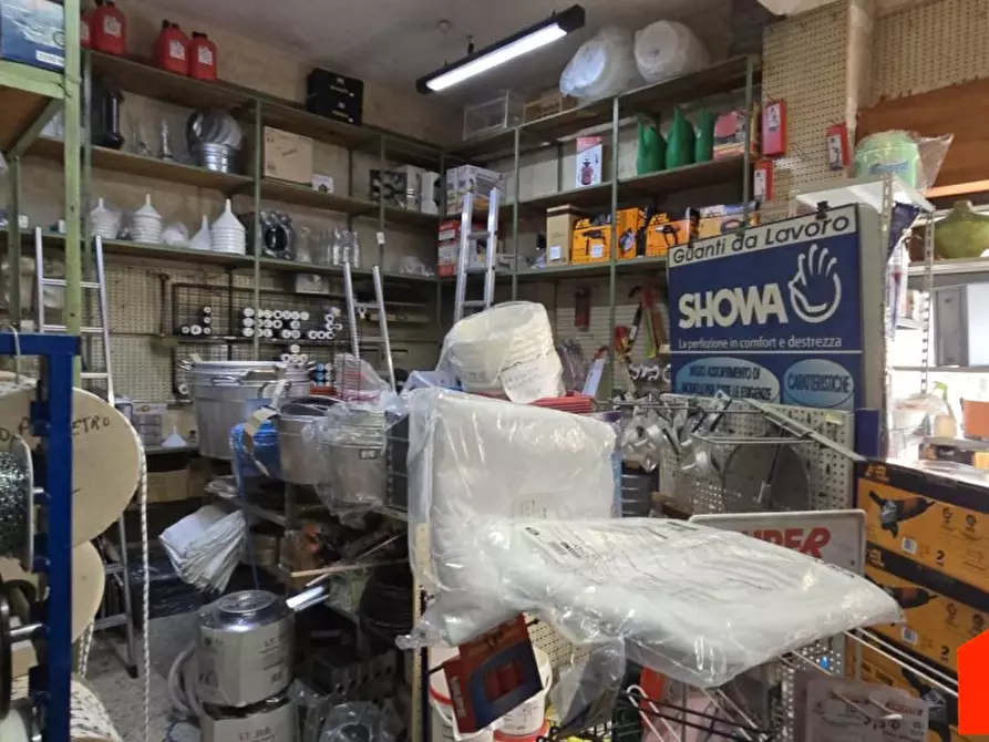 Immagine 7 di Negozio in vendita  a Calatafimi