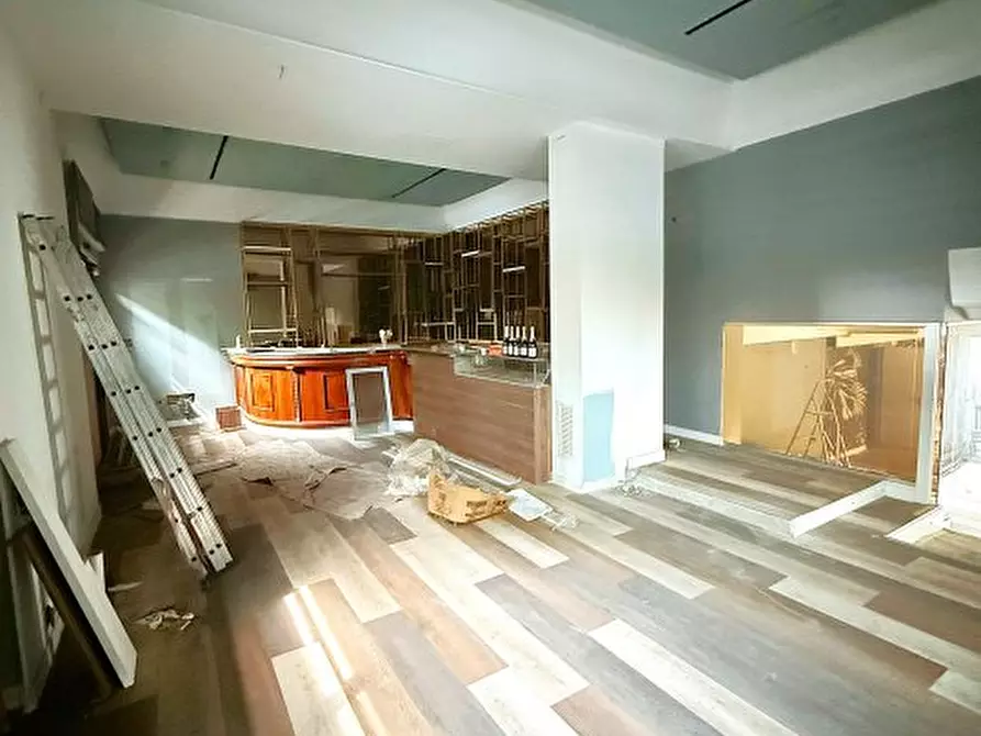 Immagine 2 di Negozio in vendita  a Afragola