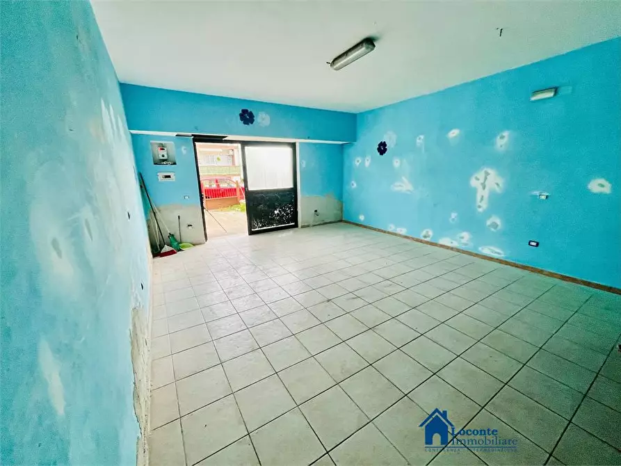 Immagine 4 di Negozio in vendita  a Cellamare