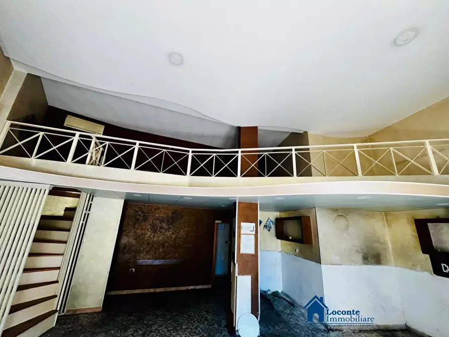 Immagine 7 di Negozio in vendita  a Capurso