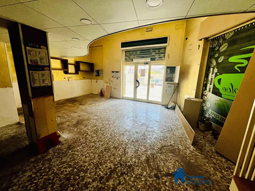 Immagine 2 di Negozio in vendita  a Capurso