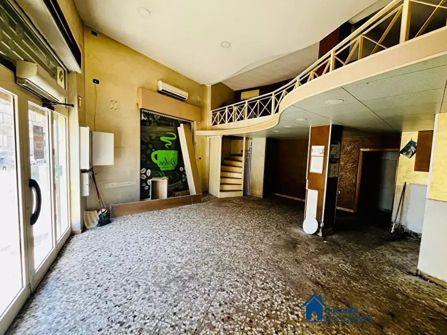 Immagine 3 di Negozio in vendita  a Capurso