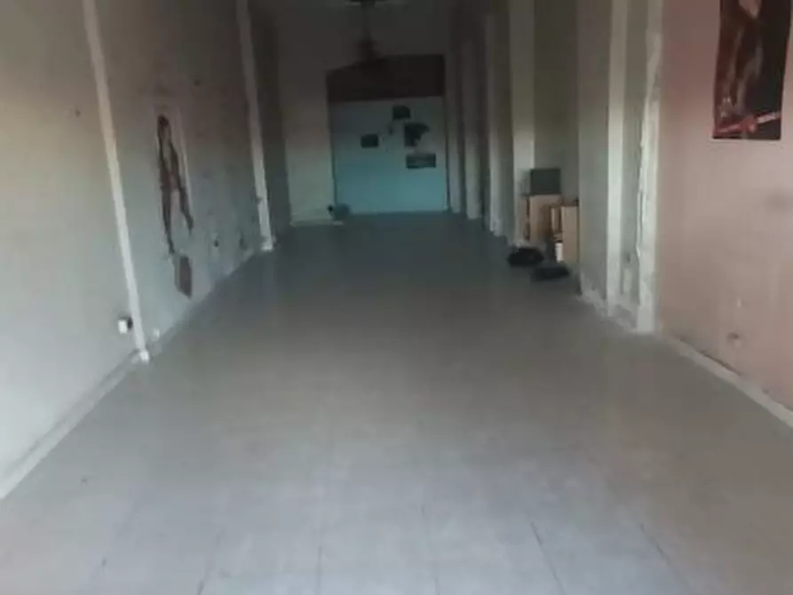 Immagine 4 di Negozio in vendita  63 a Messina