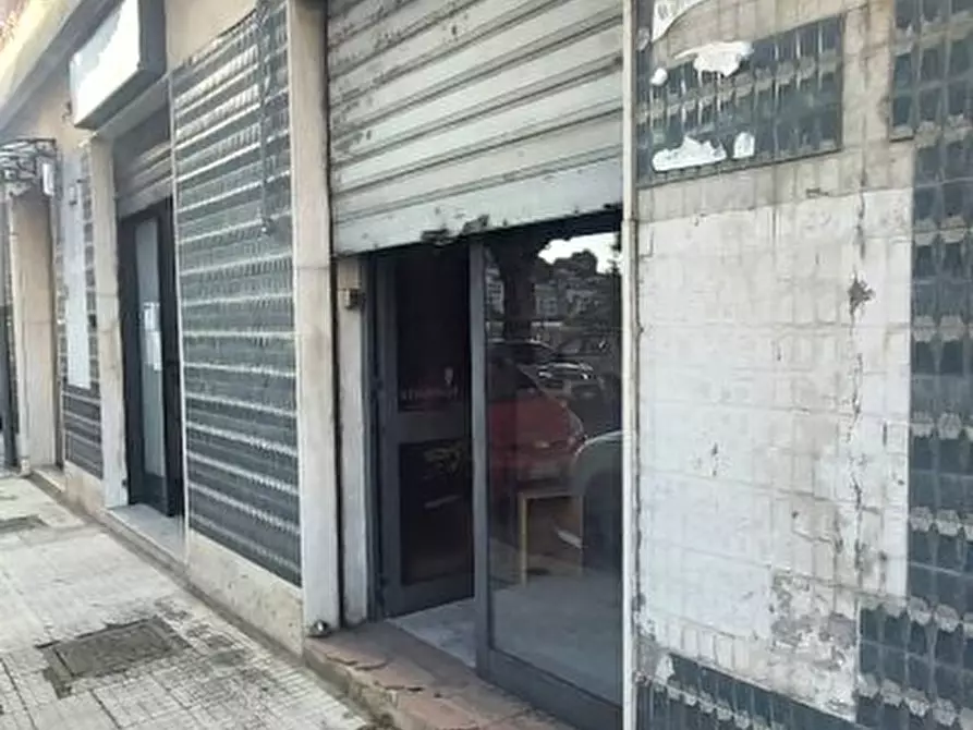 Immagine 2 di Negozio in vendita  63 a Messina