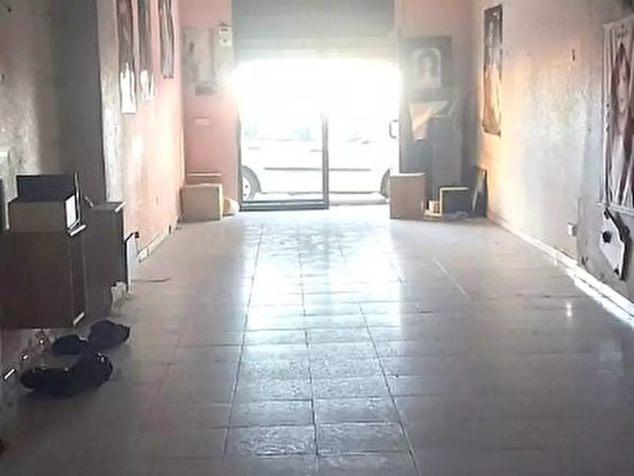 Immagine 3 di Negozio in vendita  63 a Messina