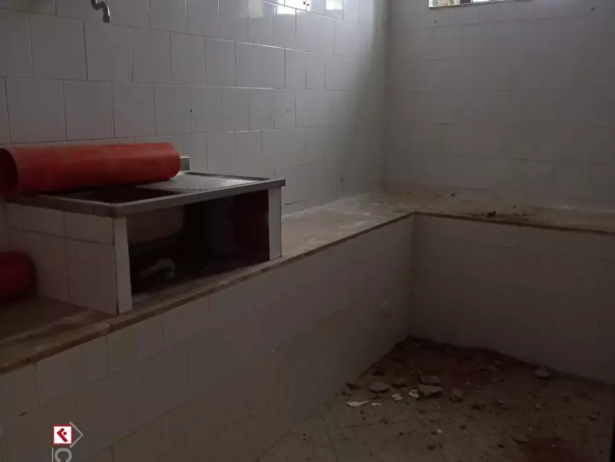 Immagine 2 di Negozio in vendita  a Messina