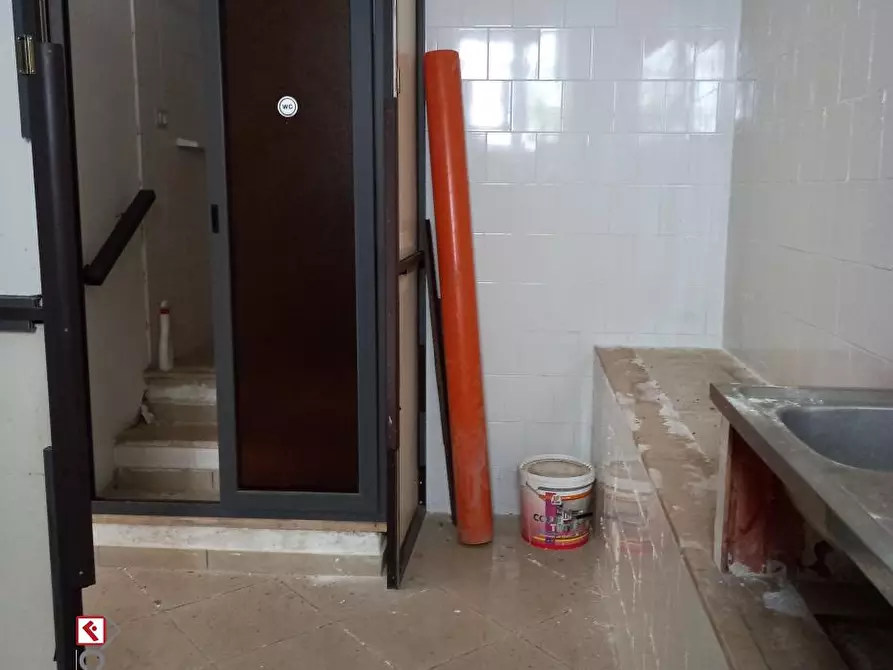 Immagine 5 di Negozio in vendita  a Messina