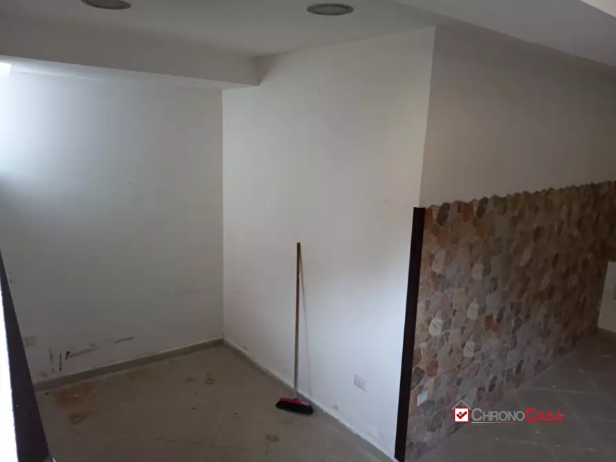 Immagine 7 di Negozio in vendita  a Messina