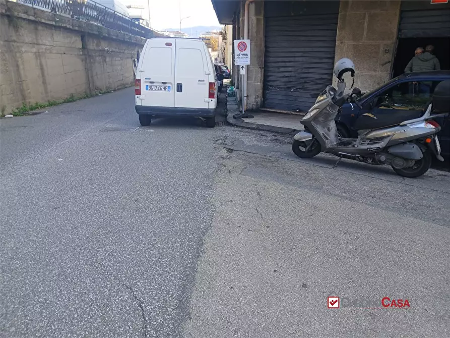 Immagine 6 di Negozio in vendita  a Messina