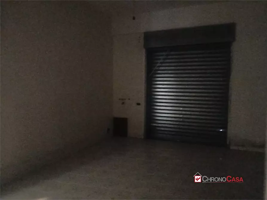 Immagine 2 di Negozio in vendita  a Messina