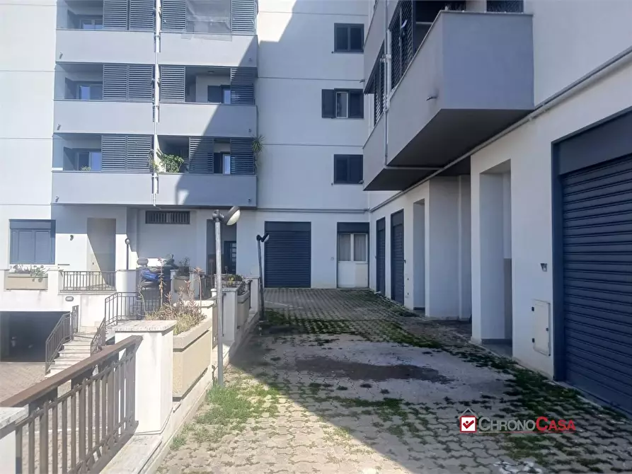 Immagine 10 di Negozio in vendita  a Messina