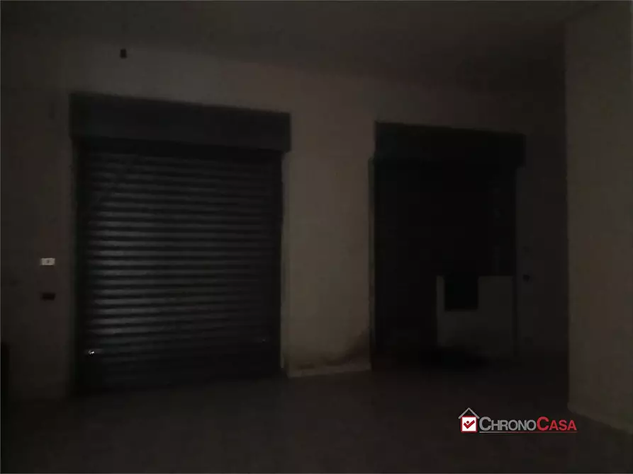 Immagine 6 di Negozio in vendita  a Messina