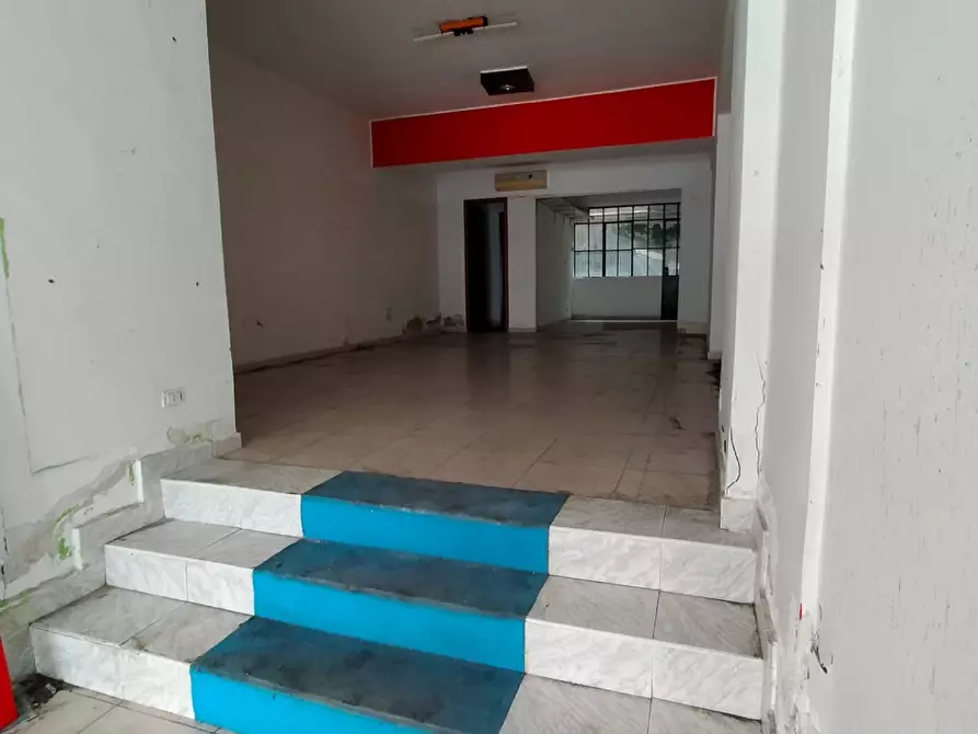 Immagine 5 di Negozio in vendita  a Messina