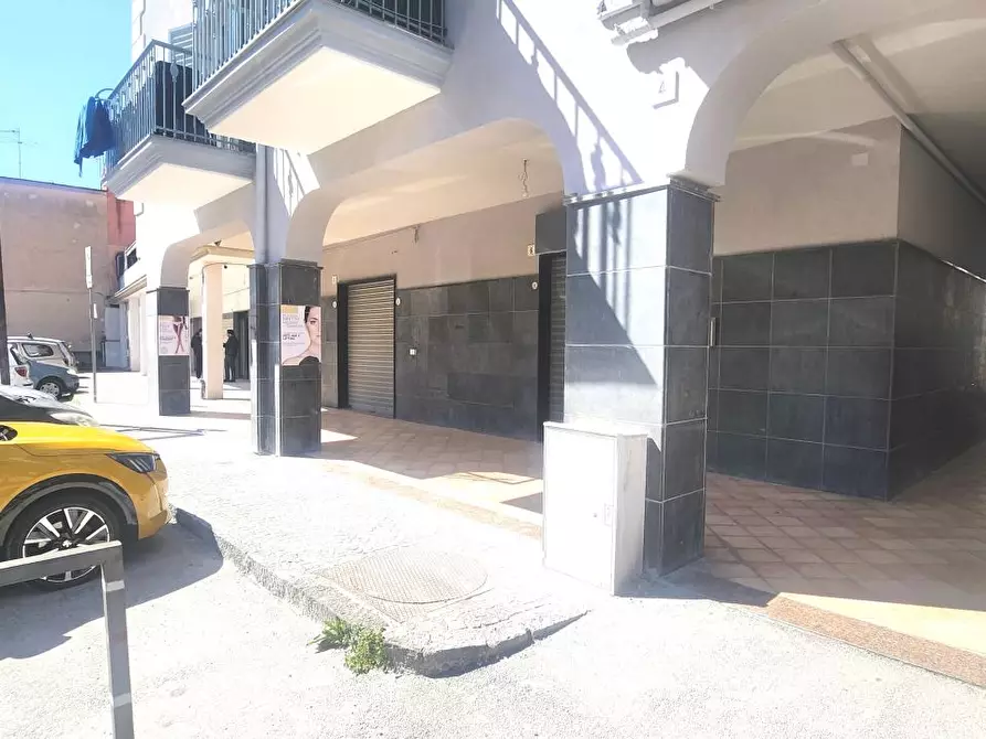 Immagine 4 di Negozio in vendita  16 a Casoria