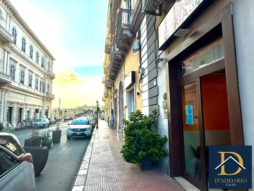 Immagine 1 di Negozio in vendita  21 a Taranto