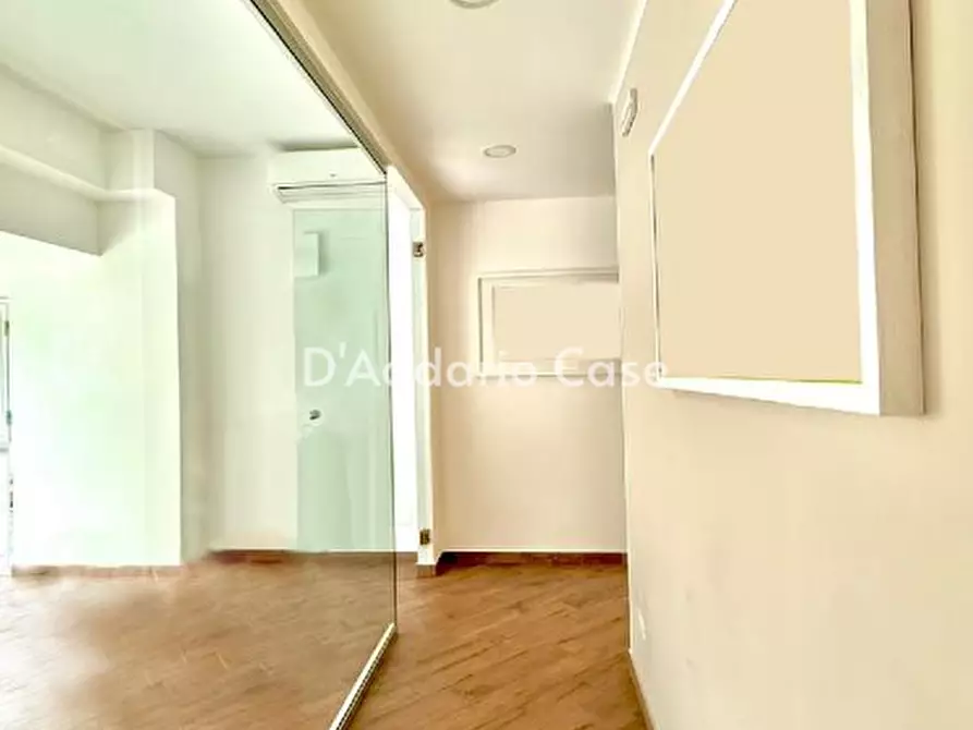 Immagine 1 di Negozio in vendita  21 a Taranto