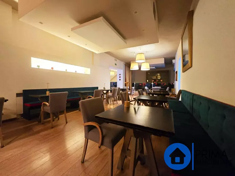 Immagine 1 di Negozio in vendita  a Terni