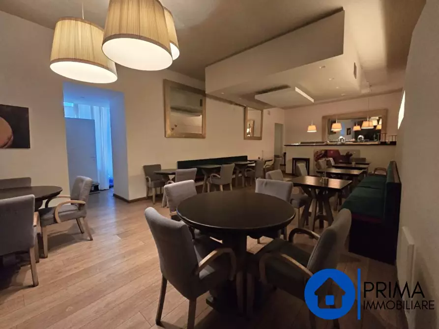 Immagine 7 di Negozio in vendita  a Terni