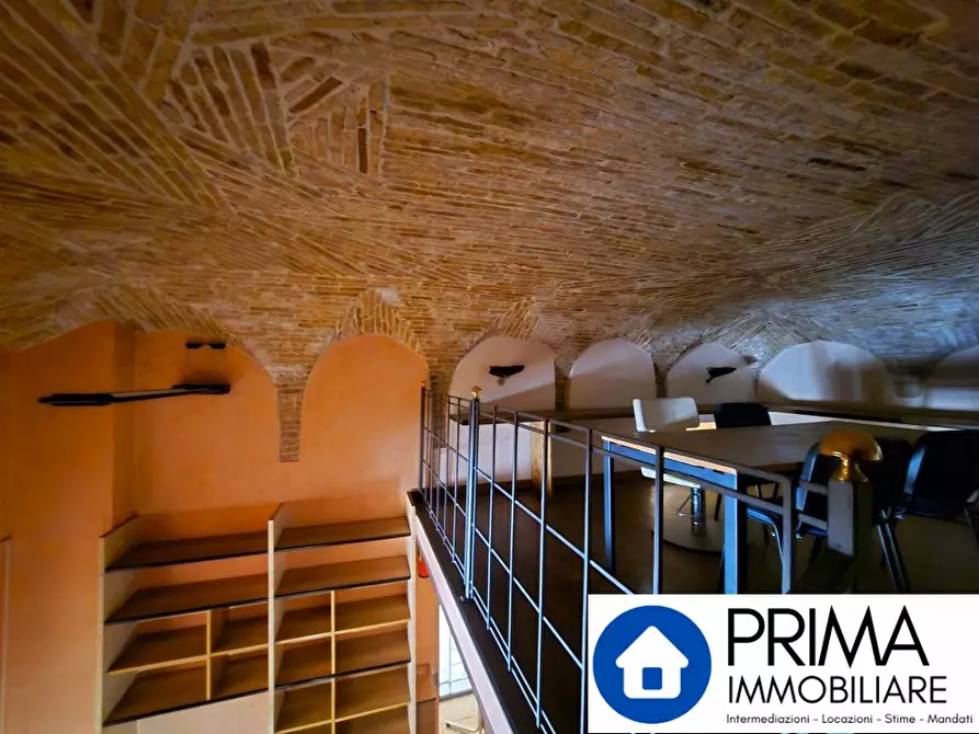 Immagine 7 di Negozio in vendita  a Terni