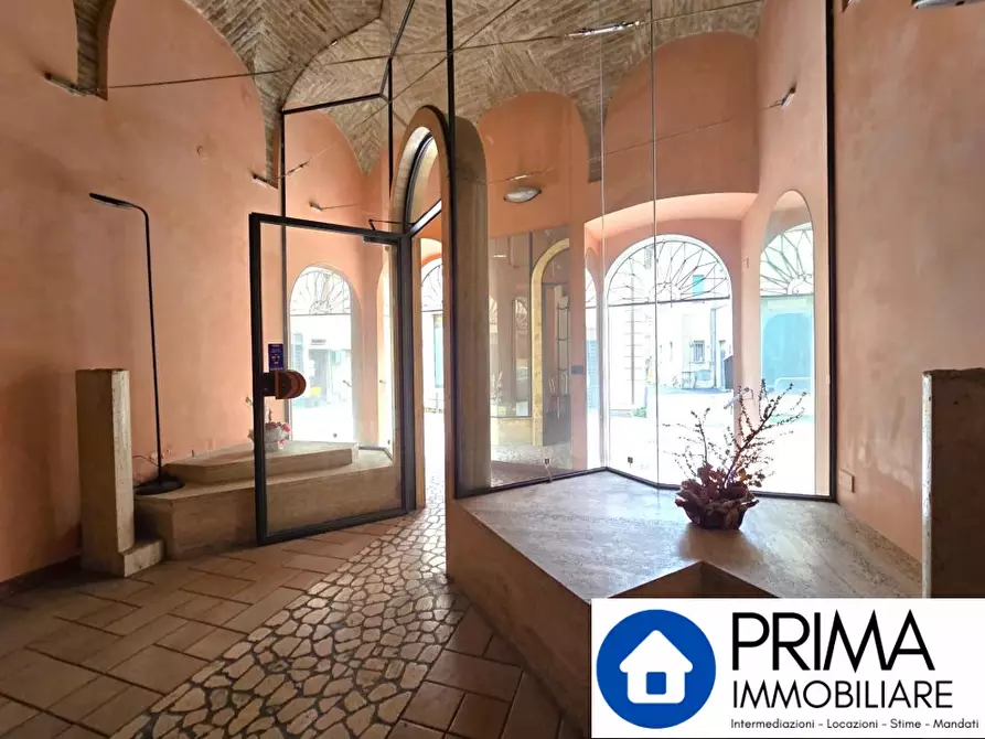 Immagine 4 di Negozio in vendita  a Terni