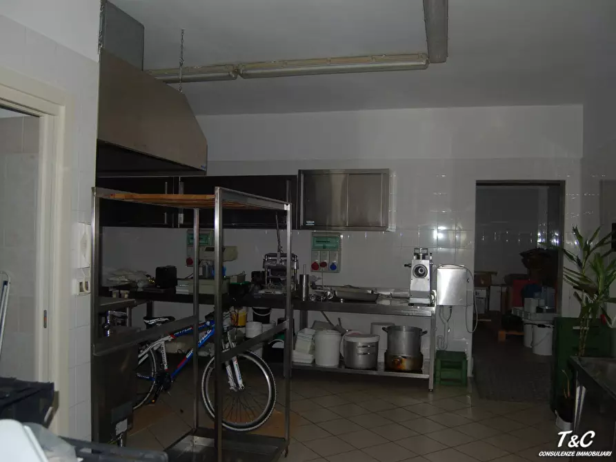 Immagine 6 di Negozio in vendita  9 a Torre Pellice