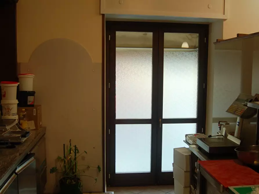 Immagine 5 di Negozio in vendita  9 a Torre Pellice