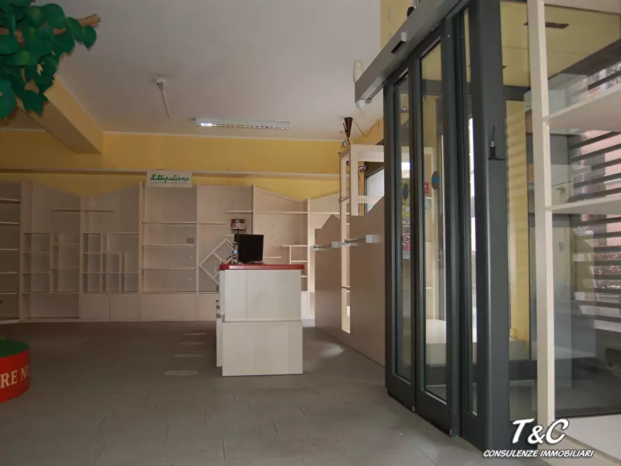 Immagine 5 di Negozio in vendita  3 a Settimo Torinese