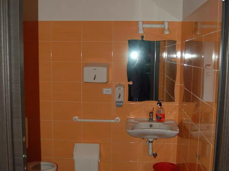 Immagine 7 di Negozio in vendita  3 a Settimo Torinese