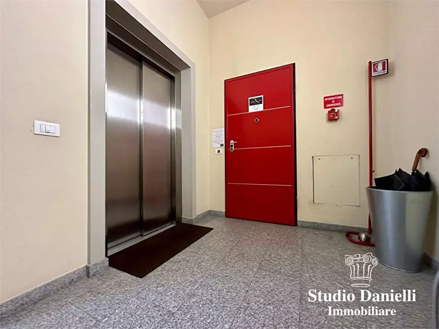 Immagine 9 di Loft/Open space in vendita  1 a Carate Brianza