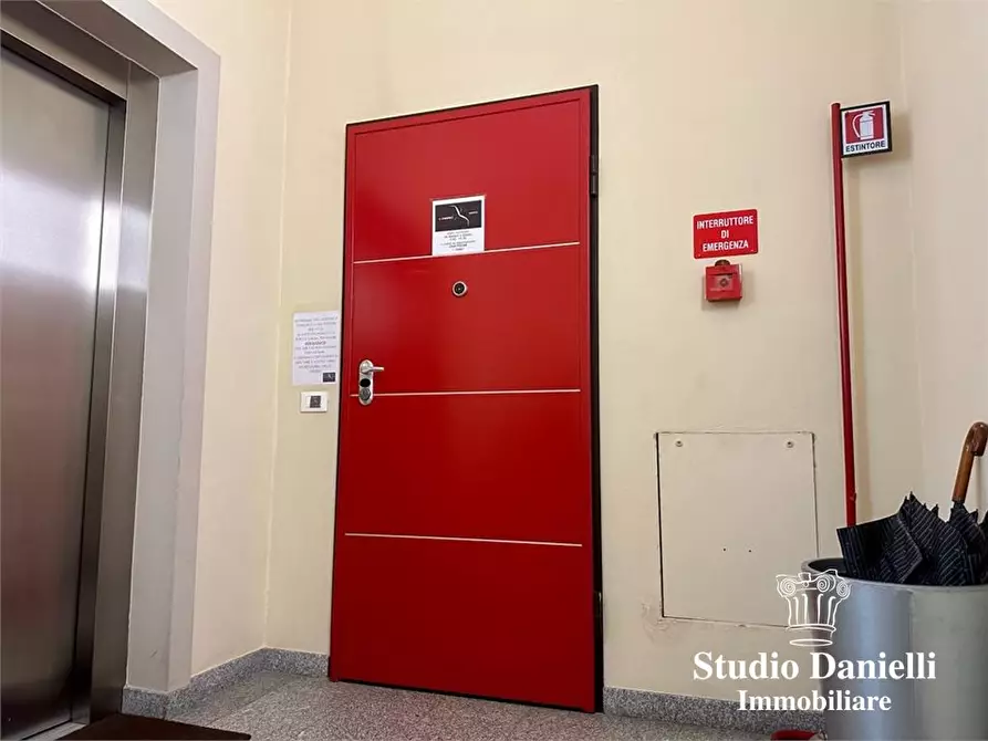 Immagine 10 di Loft/Open space in vendita  1 a Carate Brianza