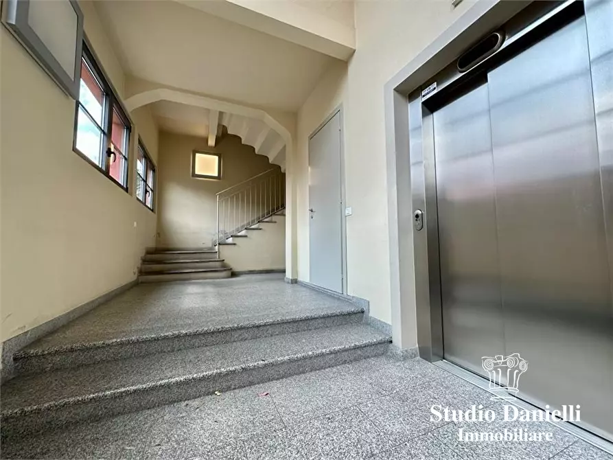Immagine 5 di Loft/Open space in vendita  1 a Carate Brianza